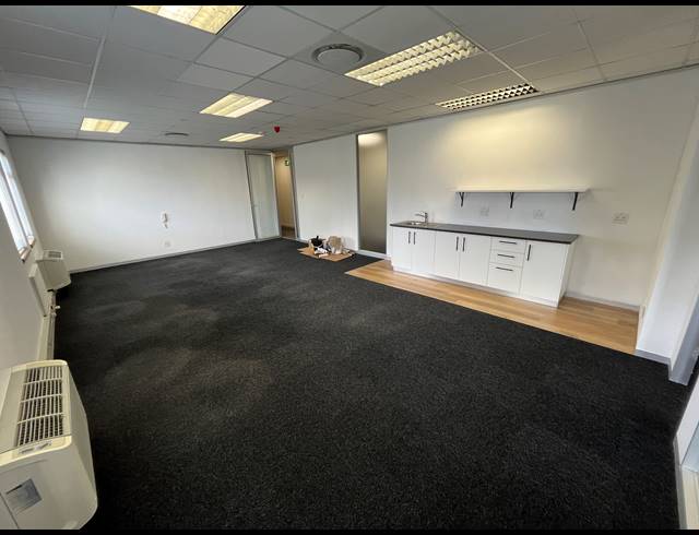 74M² OFFICE TO LET IN CONSTANTIA